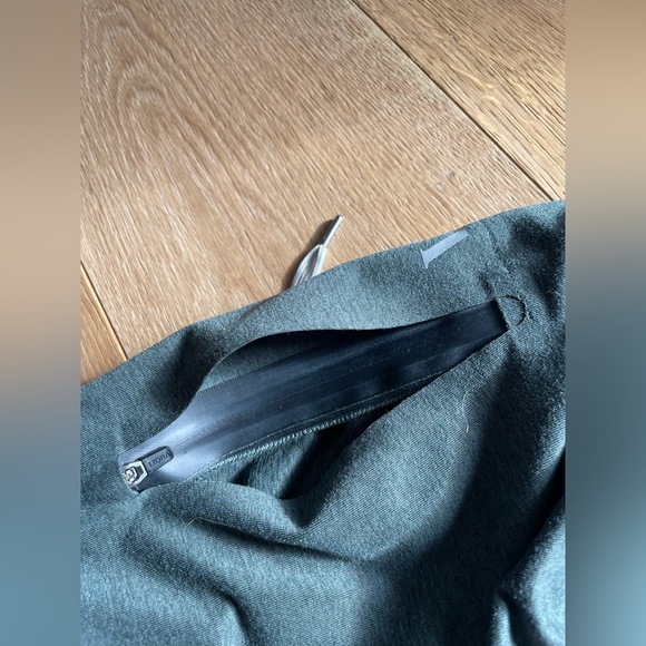 Vuori Sunday Performance Joggers - Picture 5 of 6